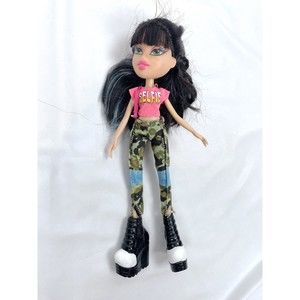 Bratz Girl Selfie Selfiesnaps Jade Doll 10” Camo Pants Pink Shirt